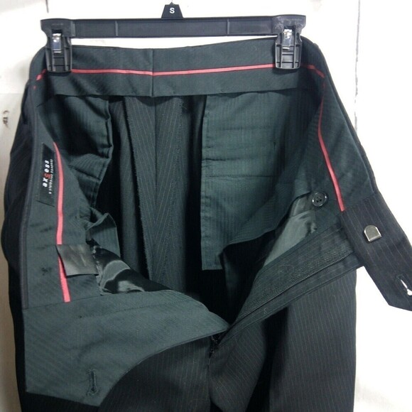 Axcess A Claiborne Company 42S Wool 2 Button Black Pinstripe 2pc Suit 34x30 FF - Picture 9 of 9